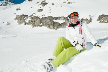 Fototapeta na wymiar Portrait of female skier