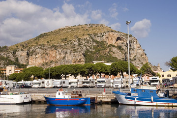 barche e monte giove © M.Botarelli
