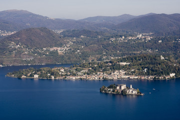 panorama sul lago d'orta