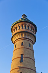 Fototapeta na wymiar słynna wieża ciśnień w Wiesbaden Biebrich