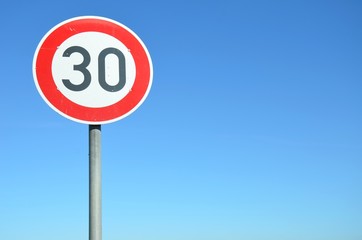 Verkehrsschild ''30''