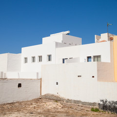 architectural abstract -  white walls, sunshine © Tamara Kulikova