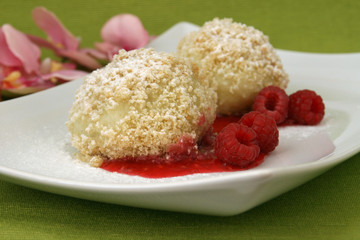 Topfenknödel - Quarkknödel