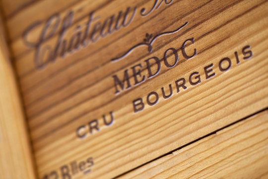 Vin, mill&eacute;sime, ch&acirc;teau, &oelig;nologie, M&eacute;doc, cave