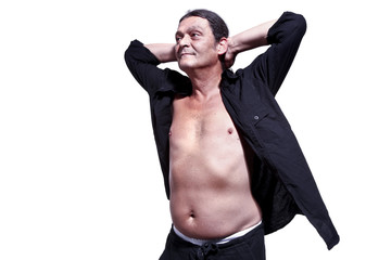 ritratto di uomo adulto in piedi