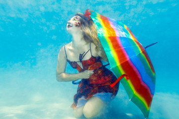 Obraz na płótnie Canvas Woman underwater