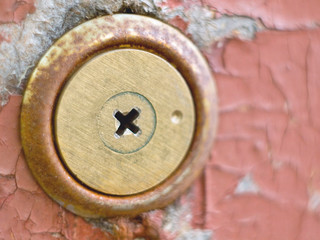 Keyhole over aged