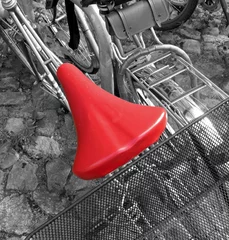 Fotobehang Rood, wit, zwart rood fietszadel