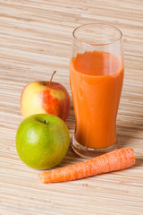 Carrots, apple and juice