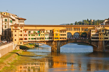 Fototapeta na wymiar Ponte Vecchio nad rzeką Arno, Florencja, Włochy