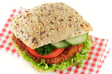 Brötchen mit Cornflakes Schnitzel