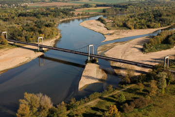 Pont suspendu à Bonny-sur-Loire 45