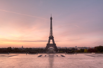 Eiffelturm Eiffel Tower Paris vor Sonnenaufgang
