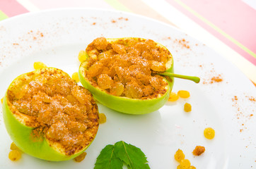 Apples stuffed with raisins