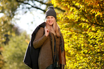 Fröhlich in den Herbst