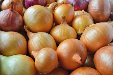Red and yellow onions