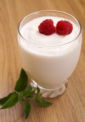 Raspberry yogurt