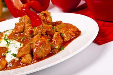 Ungarische Gulasch mit Kartoffelpuffer