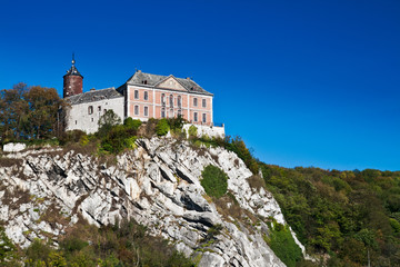 Fototapeta na wymiar Castle on the cliff
