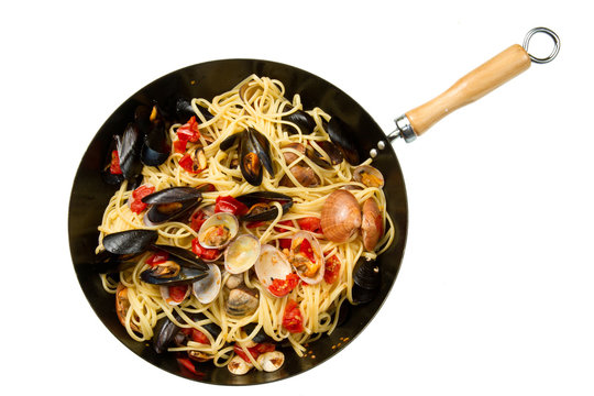 pasta with fresh mollusk