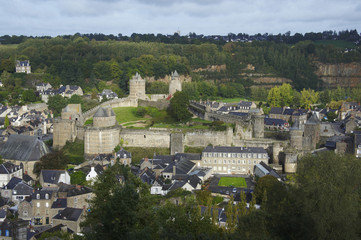 Obraz premium ville et château de fougères en bretagne