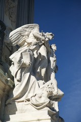 angel sculpture monument in Madrid
