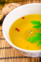 Chinesische Bouillon