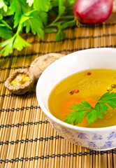 Chinesische Bouillon