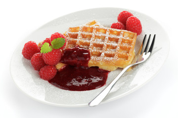 Waffeln mit Himbeeren