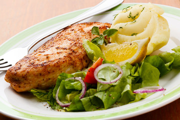 Roasted chicken breast and mashed potatoes