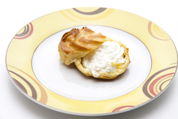 Windbeutel mit Sahne