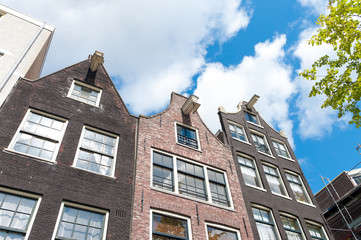 Fototapeta na wymiar typical amsterdam houses