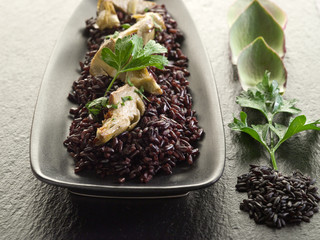 risotto with black rice and artichoke