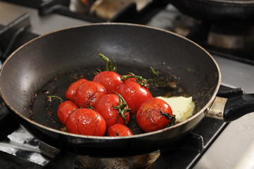 Tomaten in der Pfanne