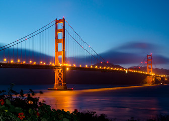 Fototapeta na wymiar Golden Gate Bridge w San Francisco po zachodzie słońca