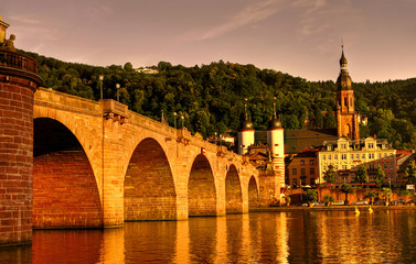 Obraz premium View at old town, castle and city bridge in Heidelberg