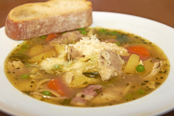 Hühnersuppe mit Parmesan