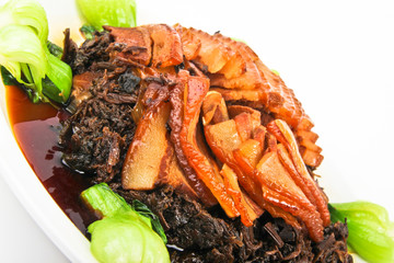 Pig belly with pickled vegetables