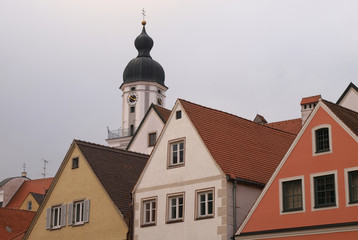 Fototapeta na wymiar Pfarrkirche St. Peter in Neuburg