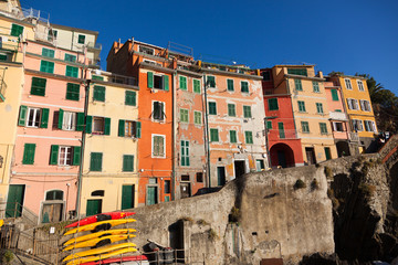 Fototapeta na wymiar Wieś Riomaggiore w Cinque Terre, Włochy
