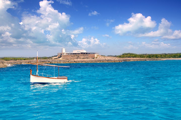 Naklejka na ściany i meble mały jacht w Formentera