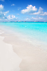 Fototapeta na wymiar Illetes Formentera East plaża tropikalnych turkusowe
