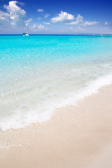 Fototapeta na wymiar Illetes Formentera East beach tropikalnych turkusowe
