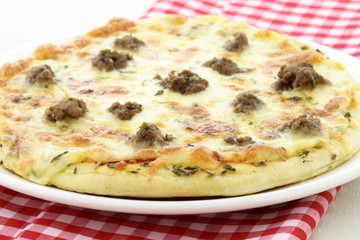 rustic ground beef  pizza