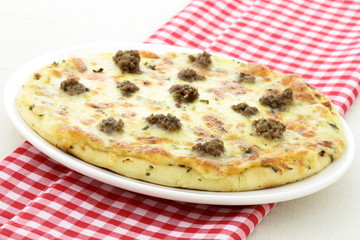 rustic ground beef  pizza