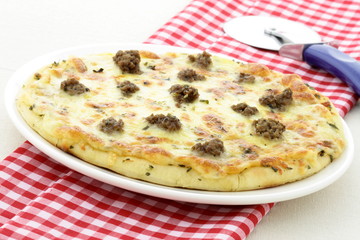 rustic ground beef  pizza