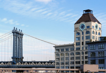 Fototapeta na wymiar w pobliżu Manhattan Bridge