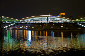 Ночная Москва. Пешеходный мост