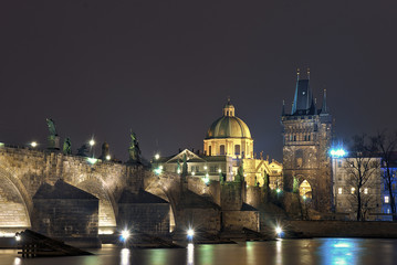 Obraz na płótnie Canvas Prag Karlsbrücke am Abend