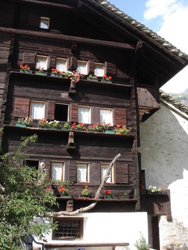 Chalet madriers 4 &eacute;tages